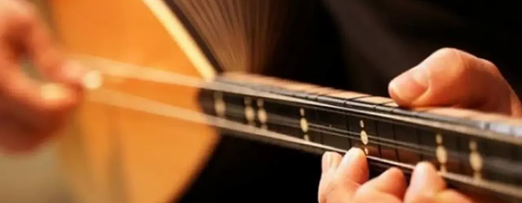 Bağlama mı Gitar mı? Hangisi Daha Kolay Öğrenilir?